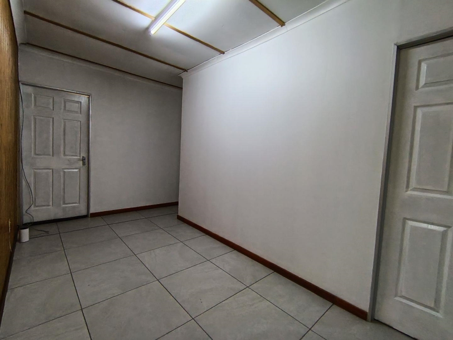 17 Bedroom Property for Sale in Universitas Free State